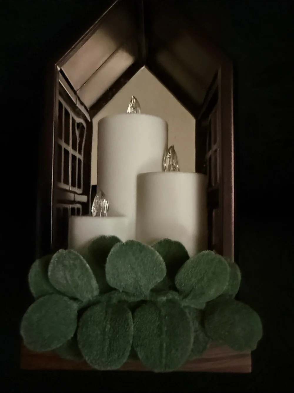 NWT Bath & Body Works Bronze Lantern with White Candles & Green Foliage.